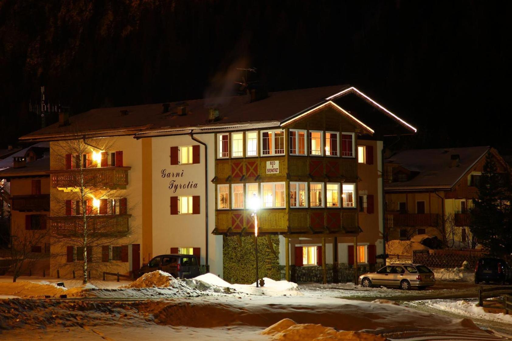 Garni Tyrolia Hotel Campitello di Fassa Ngoại thất bức ảnh