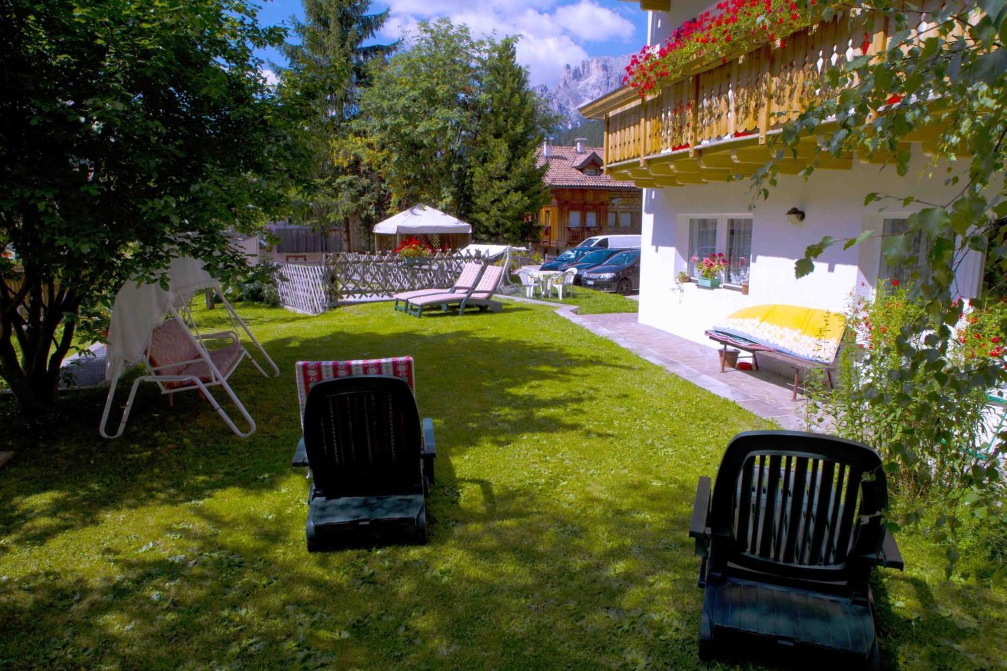 Garni Tyrolia Hotel Campitello di Fassa Ngoại thất bức ảnh