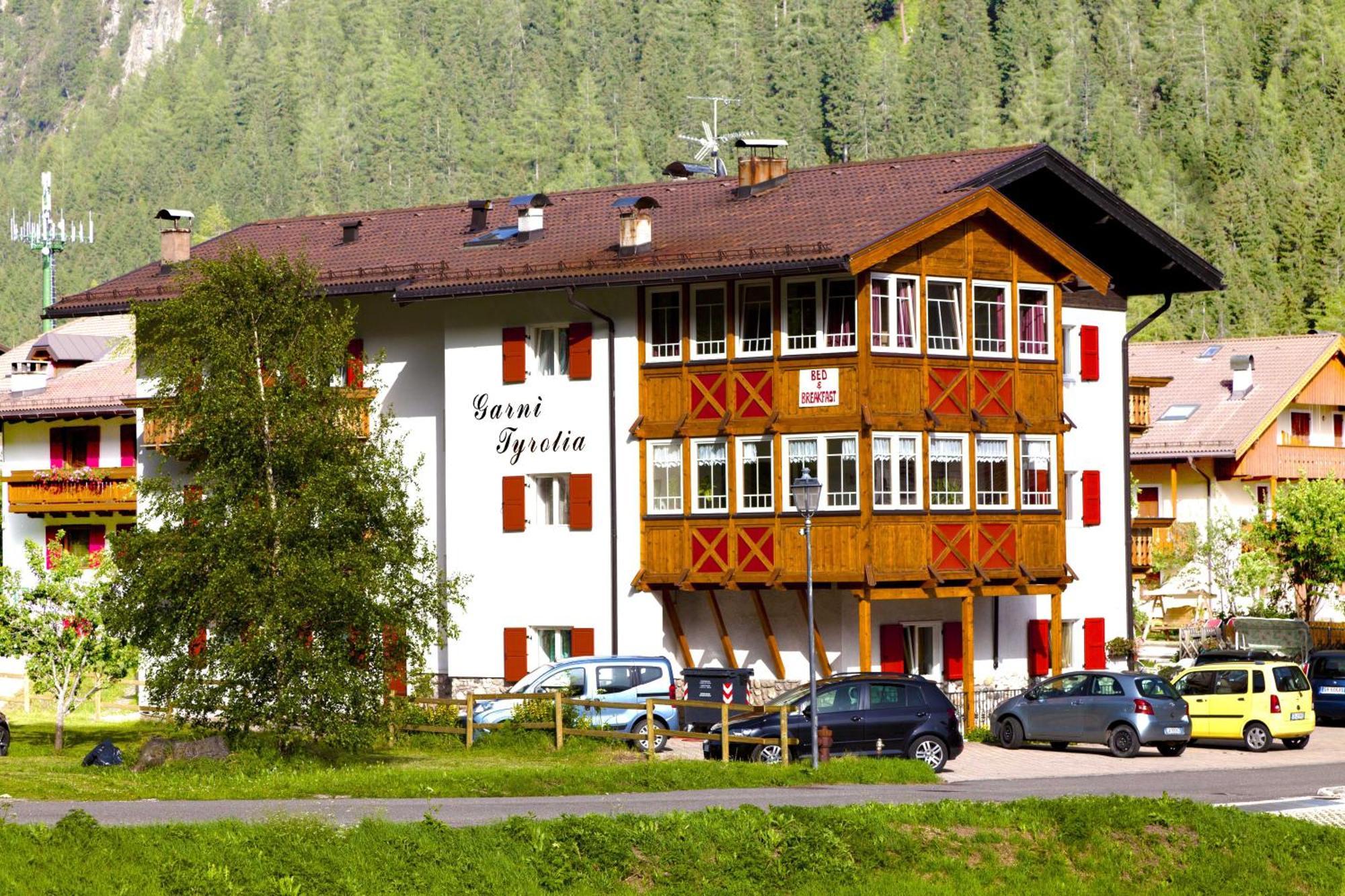 Garni Tyrolia Hotel Campitello di Fassa Ngoại thất bức ảnh