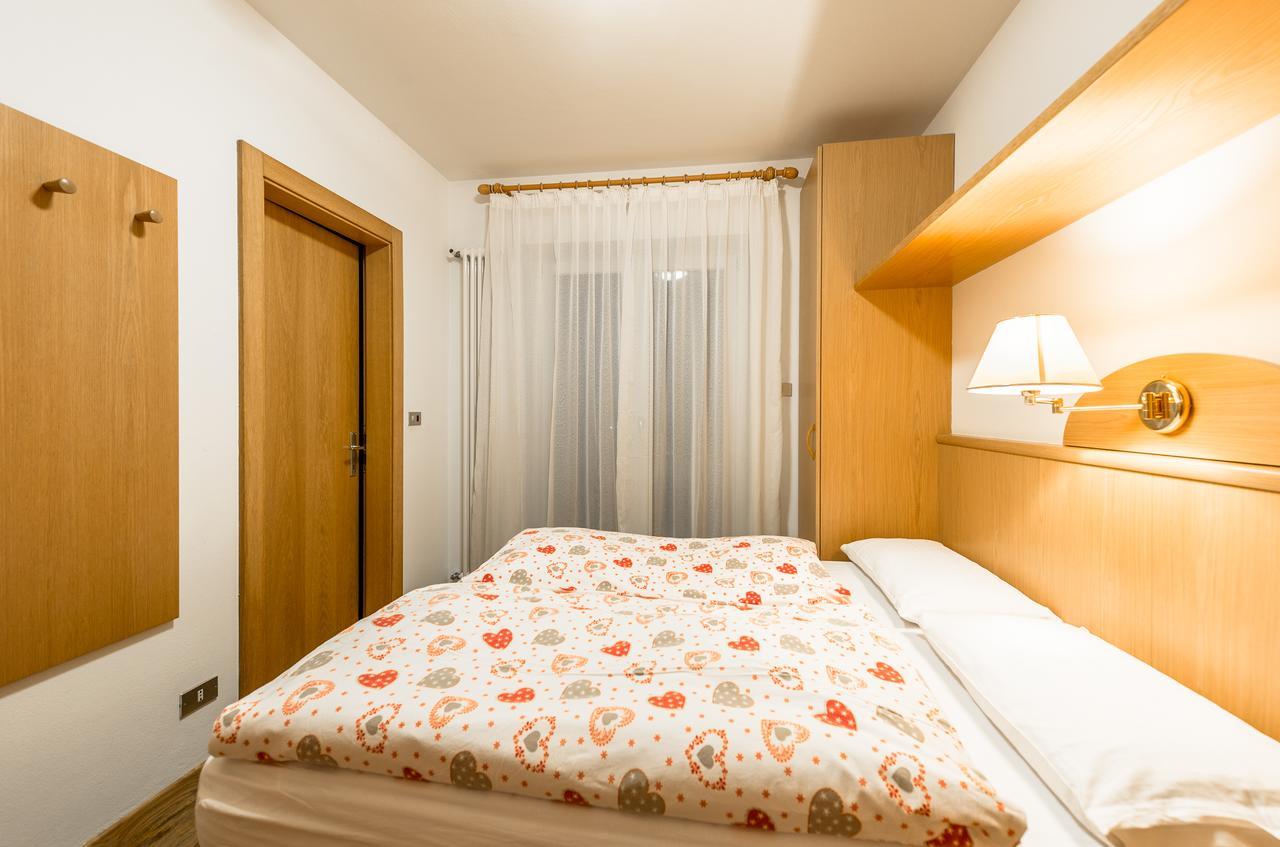 Garni Tyrolia Hotel Campitello di Fassa Ngoại thất bức ảnh