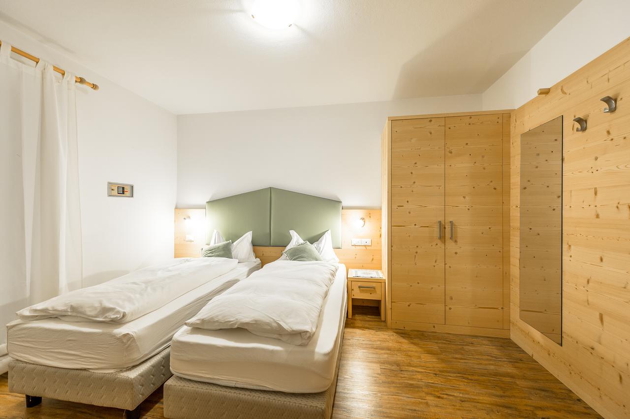 Garni Tyrolia Hotel Campitello di Fassa Ngoại thất bức ảnh